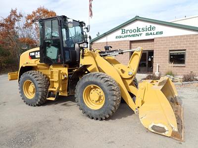 Caterpillar 910M Wheel Loader