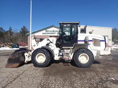 Caterpillar 938M Wheel Loader