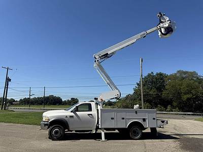 2012 Dodge 5500 4X2 Boom / Bucket Truck - Altec AT40M Aerial Lift