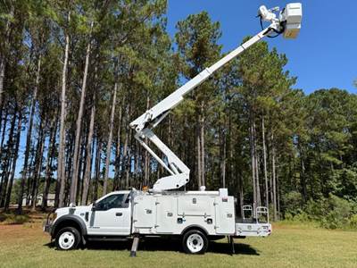 2019 Ford F-550 4WD Boom / Bucket Truck - Altec AT41M Aerial Lift