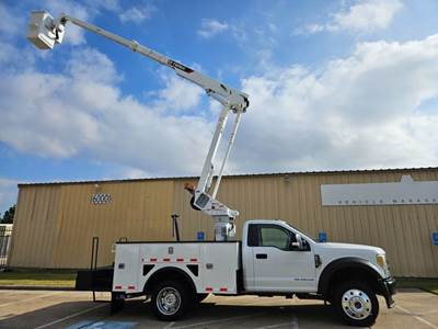 2017 Ford F-550 4WD Boom / Bucket Truck - Terex LT40