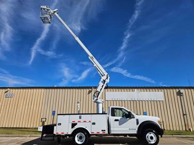 2017 Ford F-550 Boom / Bucket Truck - Altec AT235P Aerial Lift