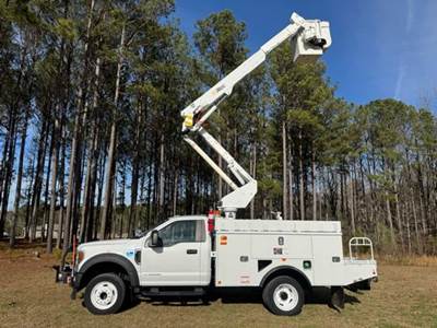 2020 Ford F-550 Boom / Bucket Truck - Altec AT37G Aerial Lift