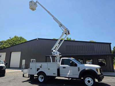 2018 Ford F-550 Boom / Bucket Truck - Altec AT237 Aerial Lift