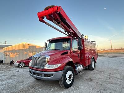 2016 International Dura Star 4400 Boom / Bucket Truck - Altec TA50 Aerial Lift