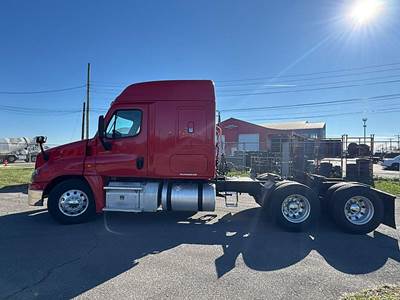2016 Freightliner Cascadia Cabover with Sleeper