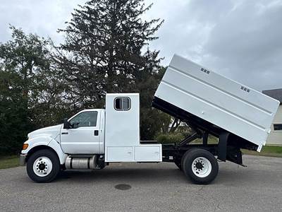 2013 Ford F-750 Extended Cab Chipper Truck