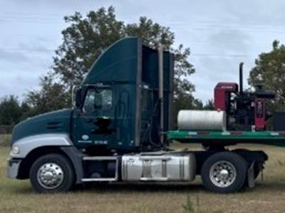 2014 Mack Pinnacle Day Cab Truck