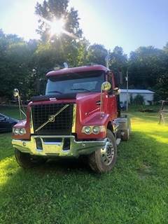2007 Volvo DHD Day Cab Truck