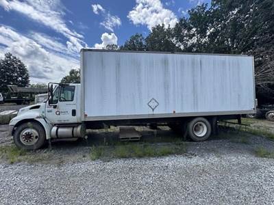 2006 International DurasStar 4300 Box Truck