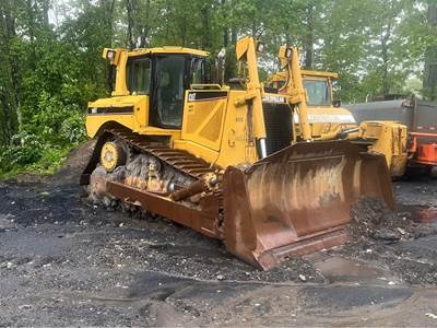 Caterpillar D8T Dozer