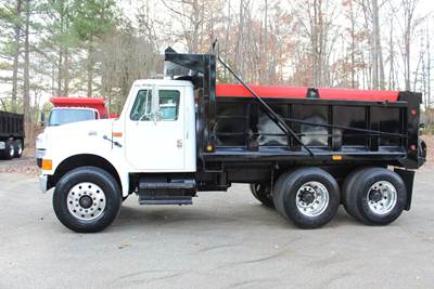 2002 International 4900 Dump Truck