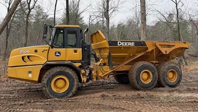 2012 John Deere 250D II Dump Truck