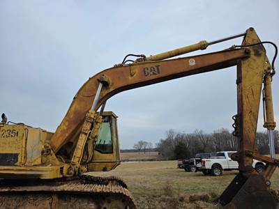 1992 Caterpillar 235C Excavator