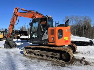 2017 John Deere 135G Excavator