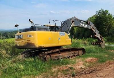 2016 John Deere 250G LC Excavator - Bucket