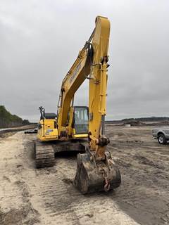 2019 Komatsu PC210LC-11 Excavator - Bucket