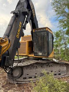 2004 Tigercat 822 Track Feller Buncher