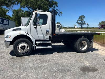 2003 Freightliner M2 106 Flatbed Truck