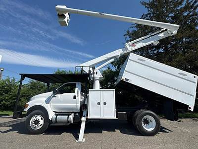 2015 Ford F-750 Forestry Bucket Truck - Altec LR756 FM Aerial Lift