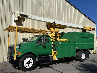 2011 Ford F-750 Forestry Bucket Truck - Versalift VO-270-REV Aerial Lift