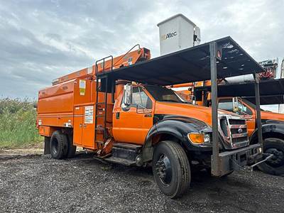 2013 Ford F-750 Forestry Bucket Truck - Altec LR756 RM Aerial Lift