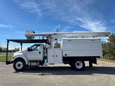 2015 Ford F-750 Forestry Bucket Truck - Altec LR756 FM Aerial Lift