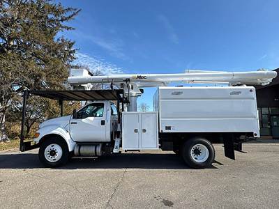 2015 Ford F-750 Forestry Bucket Truck - Altec LR756 FM Aerial Lift