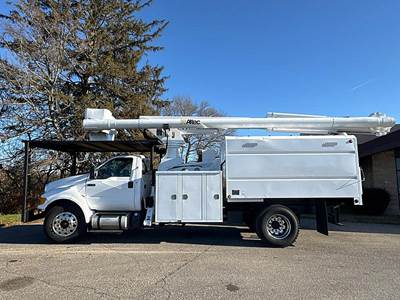 2015 Ford F-750 Forestry Bucket Truck - Altec LR760-E70 Aerial Lift