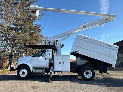 2015 Ford F-750 Forestry Bucket Truck - Altec LR756 FM Aerial Lift
