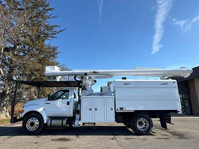 2015 Ford F-750 Forestry Bucket Truck - Altec LR760-E70 Aerial Lift