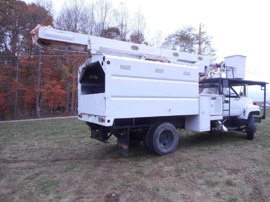 2002 GMC C6500 Forestry Bucket Truck For Sale Blowing Rock, NC Carolina Used Machinery