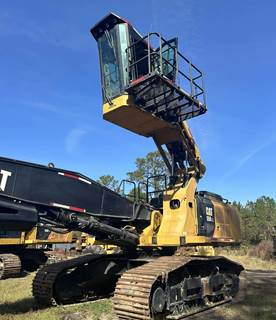 2018 Caterpillar 558 LL Truck-Mounted Log Loader