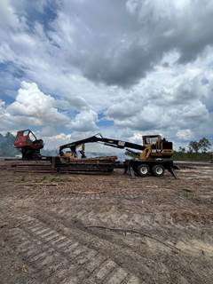 Caterpillar 559B Tracked Log Loader - CTR 426 Delimber
