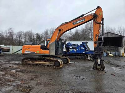 2018 Doosan dx225 grapple saw  Log Loader