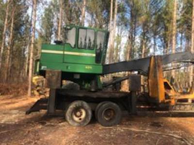 John Deere 437C Log Loader