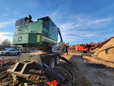 2017 John Deere 437E Log Loader