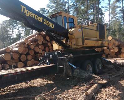 2017 Tigercat 250D Log Loader