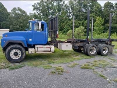 2002 Mack Logging Truck