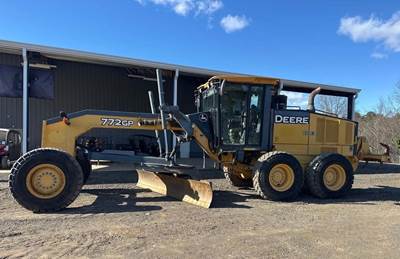 2011 John Deere 772GP Motor Grader