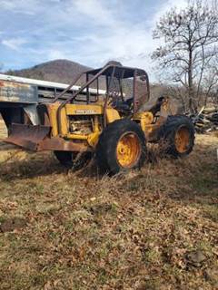 John Deere 440 Skidder