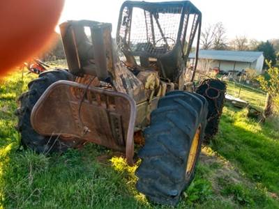 John Deere 440A Skidder