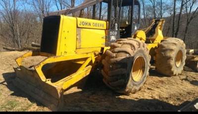 John Deere 640 Skidder