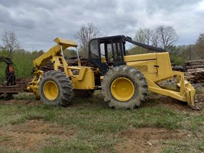 John Deere 640 Skidder