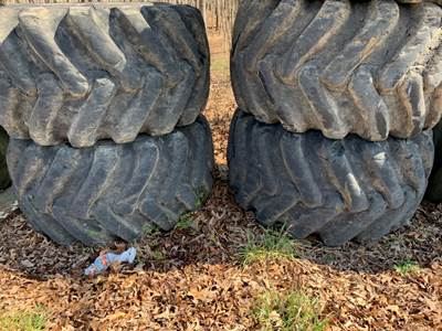 John Deere 34 x 14 Bolt Tire & Rim