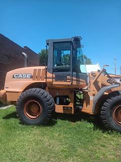 2006 Case 621D Wheel Loader - Forks