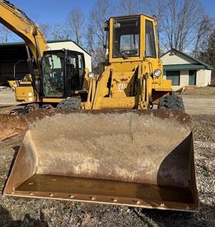 1977 Caterpillar 930 Wheel Loader - Bucket