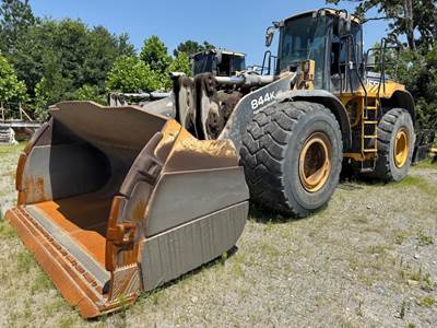 2017 John Deere 844K-III Wheel Loader - Bucket