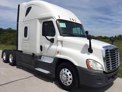 Used Freightliner Trucks For Sale >> 2015 Freightliner Cascadia 125 Evolution Sleeper Semi Truck Used Freightliner Trucks For Sale >> 2015 Freightliner Cascadia 125 Evolution Sleeper Semi Truck