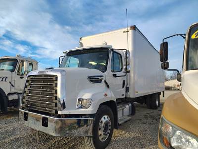 2012 Freightliner 108SD Cab & Chassis Truck | Cummins ISB 250 hp | 10 speed manual |